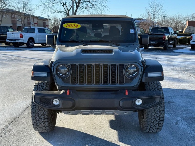 Jeep Gladiator Vehicle Full-screen Gallery Image 9