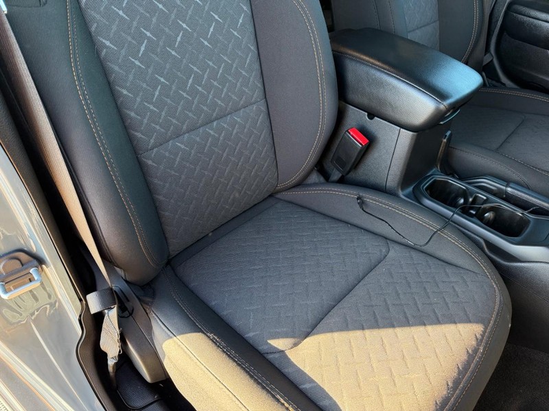 Jeep Gladiator Vehicle Full-screen Gallery Image 15