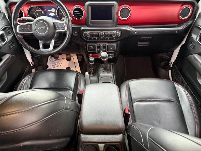 Jeep Wrangler Vehicle Full-screen Gallery Image 12