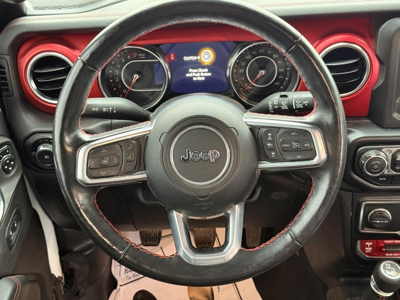 Jeep Wrangler Vehicle Full-screen Gallery Image 13