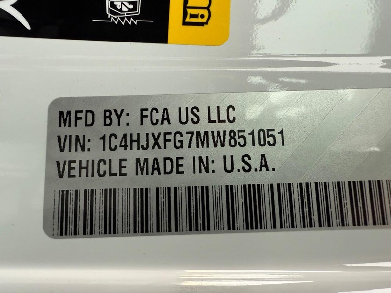 Jeep Wrangler Vehicle Full-screen Gallery Image 31