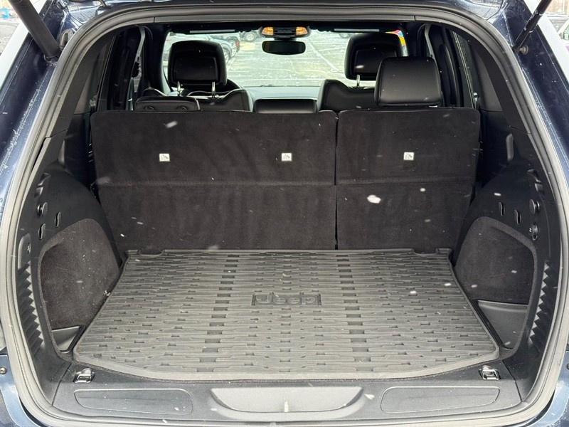 Jeep Grand Cherokee Vehicle Full-screen Gallery Image 7