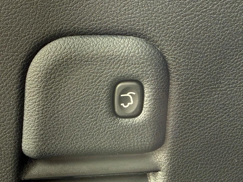 Jeep Grand Cherokee Vehicle Full-screen Gallery Image 8