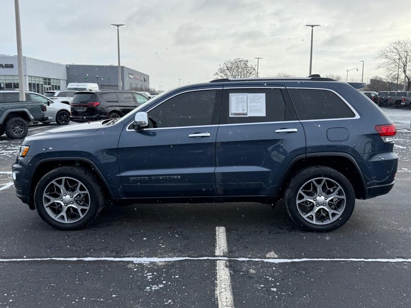 Jeep Grand Cherokee Vehicle Full-screen Gallery Image 9