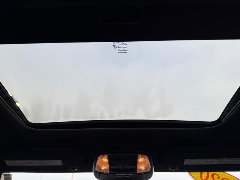 Jeep Grand Cherokee Vehicle Full-screen Gallery Image 14