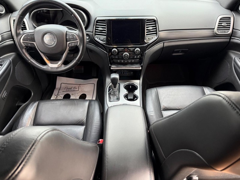 Jeep Grand Cherokee Vehicle Full-screen Gallery Image 15