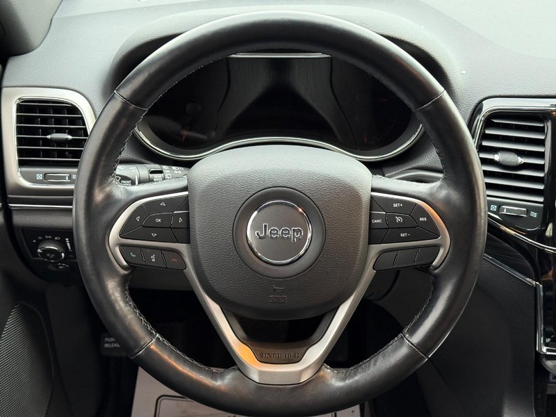 Jeep Grand Cherokee Vehicle Full-screen Gallery Image 16