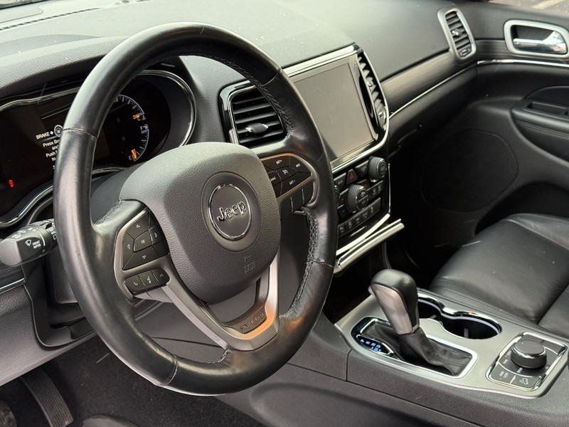 Jeep Grand Cherokee Vehicle Full-screen Gallery Image 21