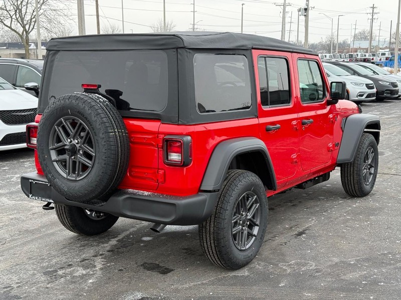 Jeep Wrangler Vehicle Full-screen Gallery Image 3