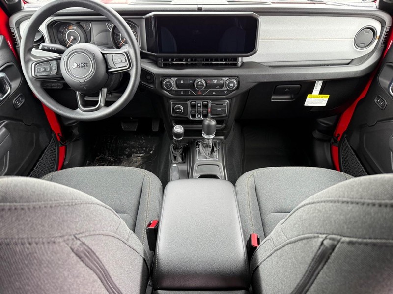 Jeep Wrangler Vehicle Full-screen Gallery Image 13