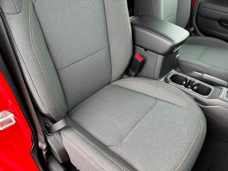 Jeep Wrangler Vehicle Full-screen Gallery Image 16