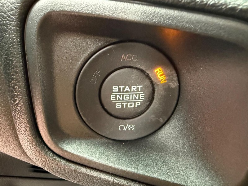 Jeep Wrangler Vehicle Full-screen Gallery Image 22