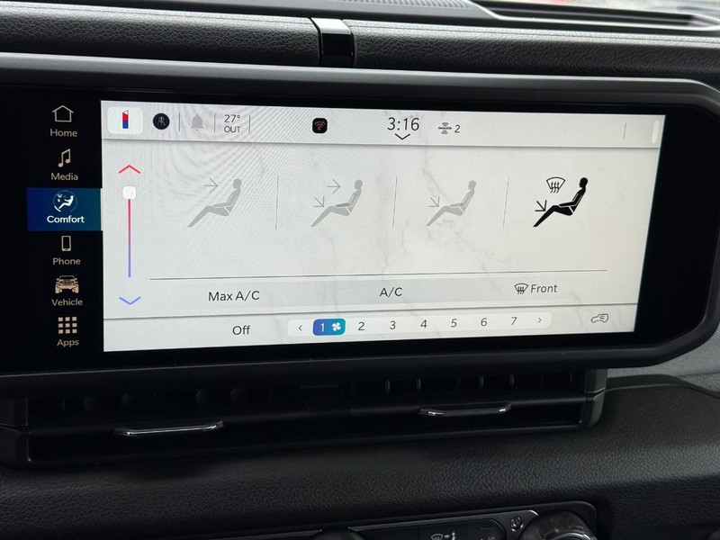 Jeep Wrangler Vehicle Full-screen Gallery Image 23