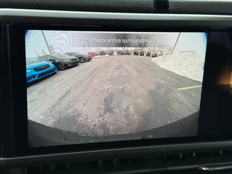 Jeep Wrangler Vehicle Full-screen Gallery Image 24