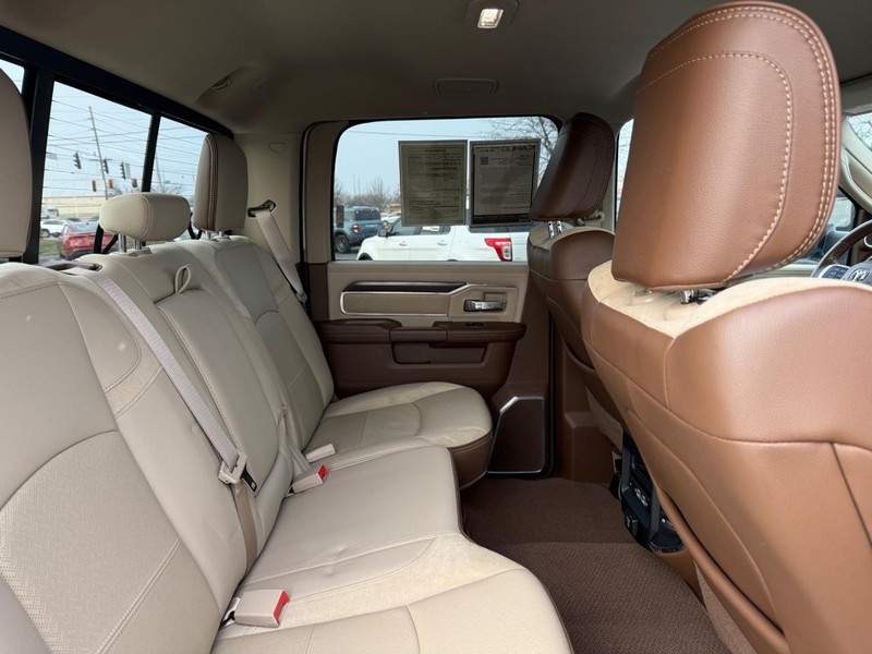 Ram 3500 Vehicle Full-screen Gallery Image 11