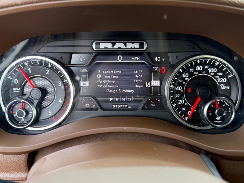 Ram 3500 Vehicle Full-screen Gallery Image 27