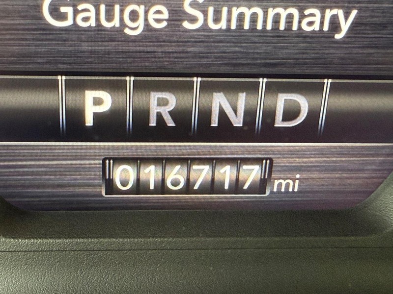 Ram 3500 Vehicle Full-screen Gallery Image 28