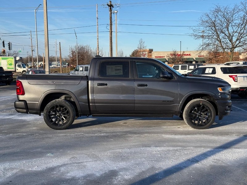 Ram 1500 Vehicle Full-screen Gallery Image 2