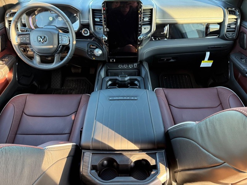 Ram 1500 Vehicle Full-screen Gallery Image 13