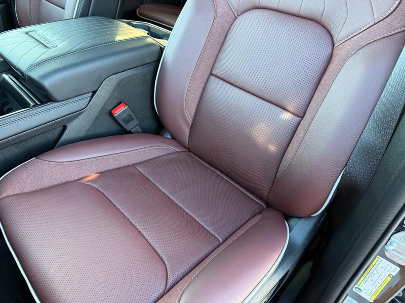 Ram 1500 Vehicle Full-screen Gallery Image 20