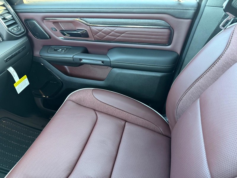 Ram 1500 Vehicle Full-screen Gallery Image 27