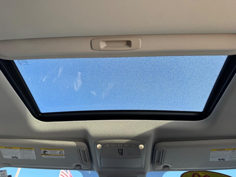 Nissan Armada Vehicle Full-screen Gallery Image 14