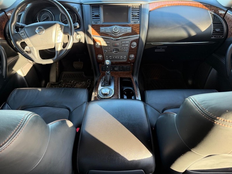 Nissan Armada Vehicle Full-screen Gallery Image 15