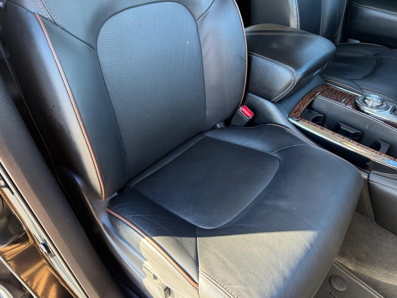 Nissan Armada Vehicle Full-screen Gallery Image 18