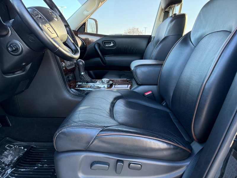 Nissan Armada Vehicle Full-screen Gallery Image 20