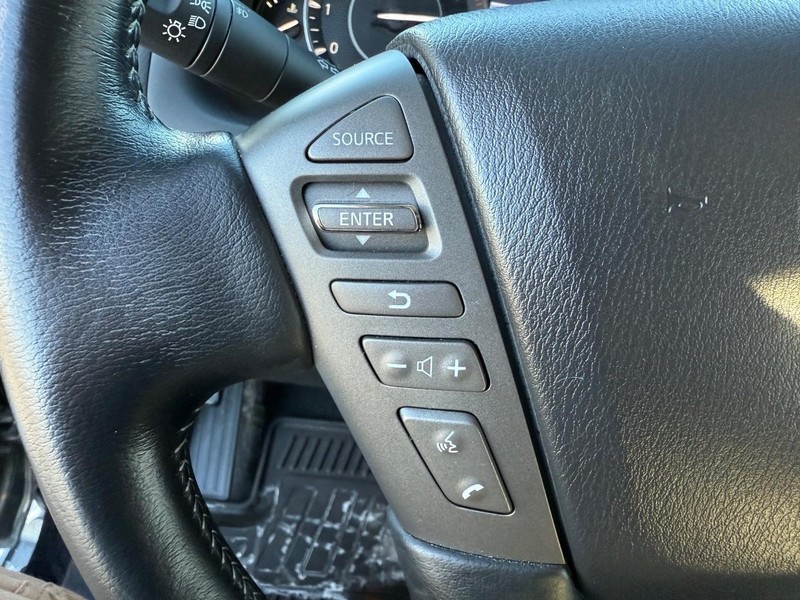 Nissan Armada Vehicle Full-screen Gallery Image 22