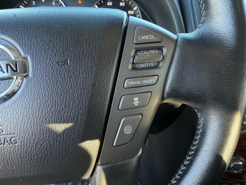 Nissan Armada Vehicle Full-screen Gallery Image 23