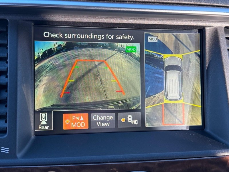 Nissan Armada Vehicle Full-screen Gallery Image 27