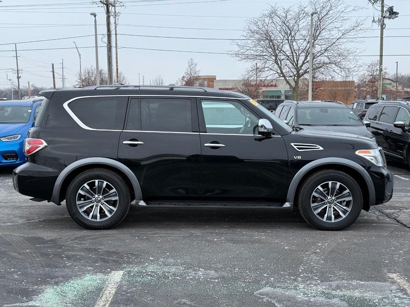 Nissan Armada Vehicle Full-screen Gallery Image 2