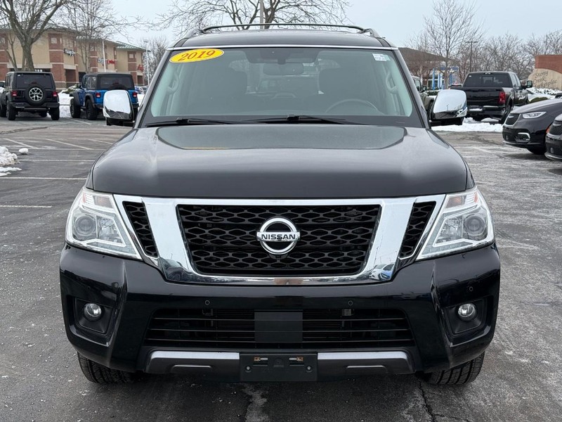 Nissan Armada Vehicle Full-screen Gallery Image 11