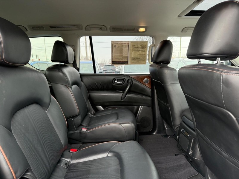 Nissan Armada Vehicle Full-screen Gallery Image 12