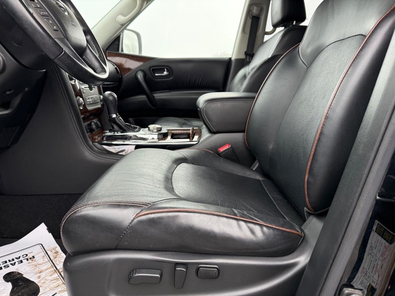 Nissan Armada Vehicle Full-screen Gallery Image 21