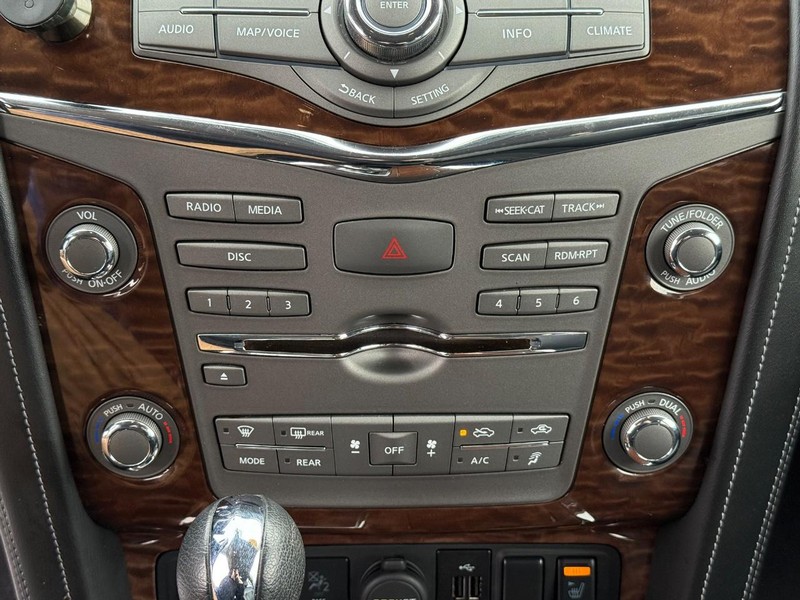 Nissan Armada Vehicle Full-screen Gallery Image 29