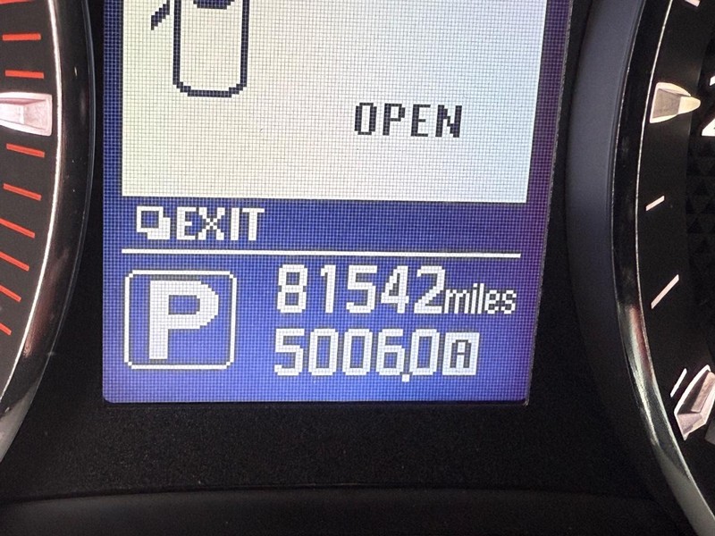 Nissan Armada Vehicle Full-screen Gallery Image 34