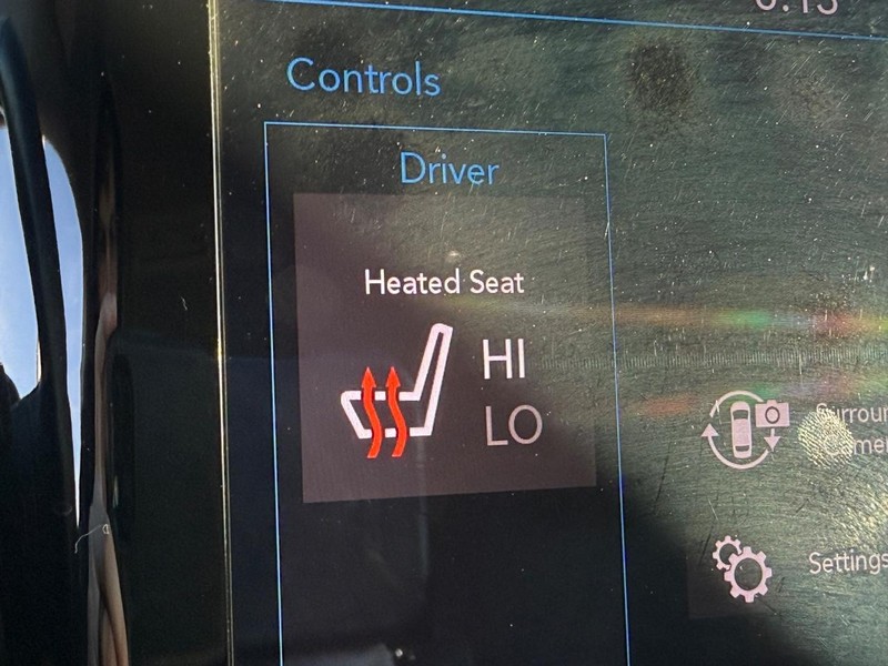 Chrysler Pacifica Vehicle Full-screen Gallery Image 26