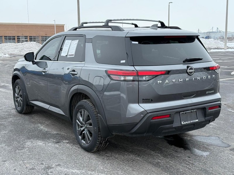 Nissan Pathfinder Vehicle Full-screen Gallery Image 5