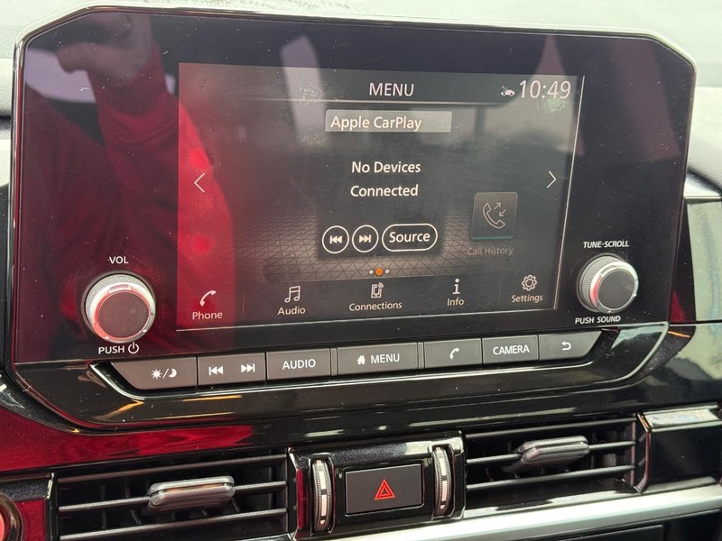 Nissan Pathfinder Vehicle Full-screen Gallery Image 25