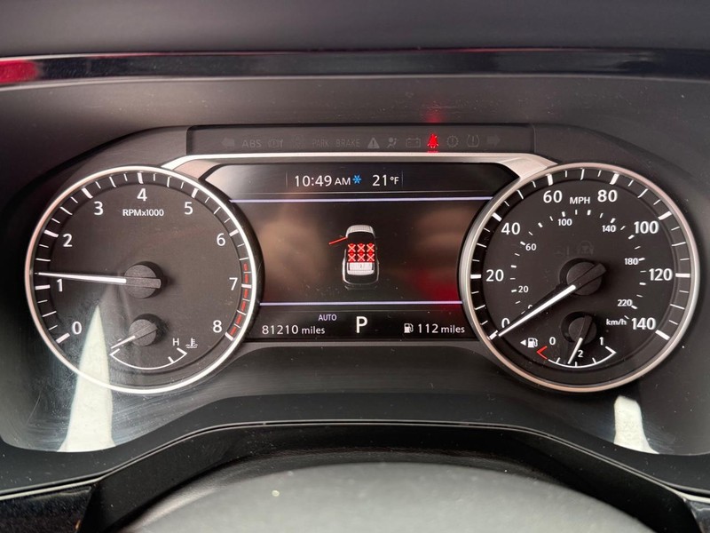 Nissan Pathfinder Vehicle Full-screen Gallery Image 30