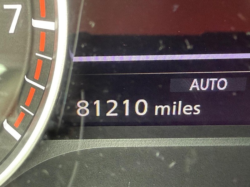 Nissan Pathfinder Vehicle Full-screen Gallery Image 31