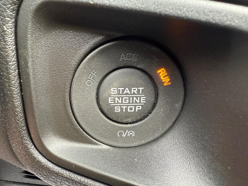 Jeep Wrangler Vehicle Full-screen Gallery Image 23