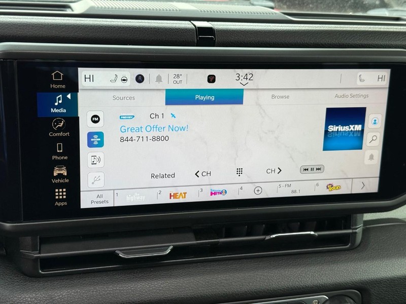 Jeep Wrangler Vehicle Full-screen Gallery Image 25