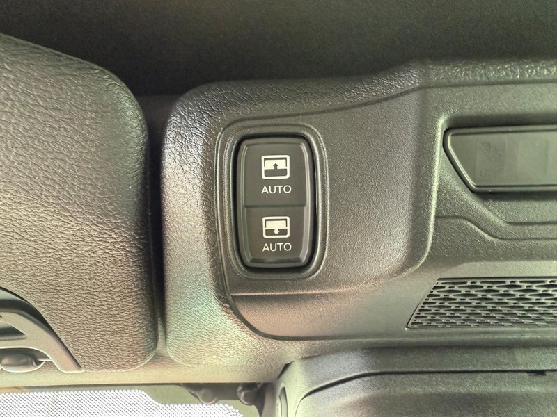 Jeep Wrangler Vehicle Full-screen Gallery Image 30