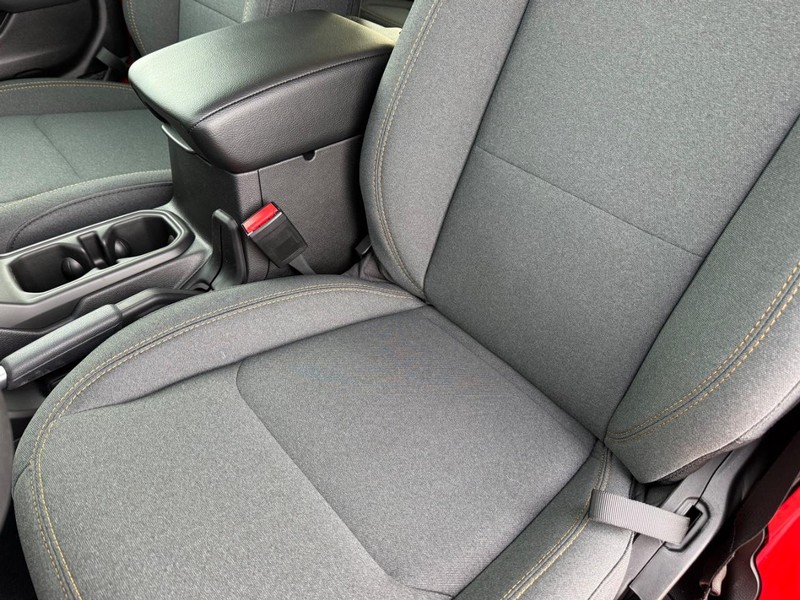 Jeep Wrangler Vehicle Full-screen Gallery Image 33