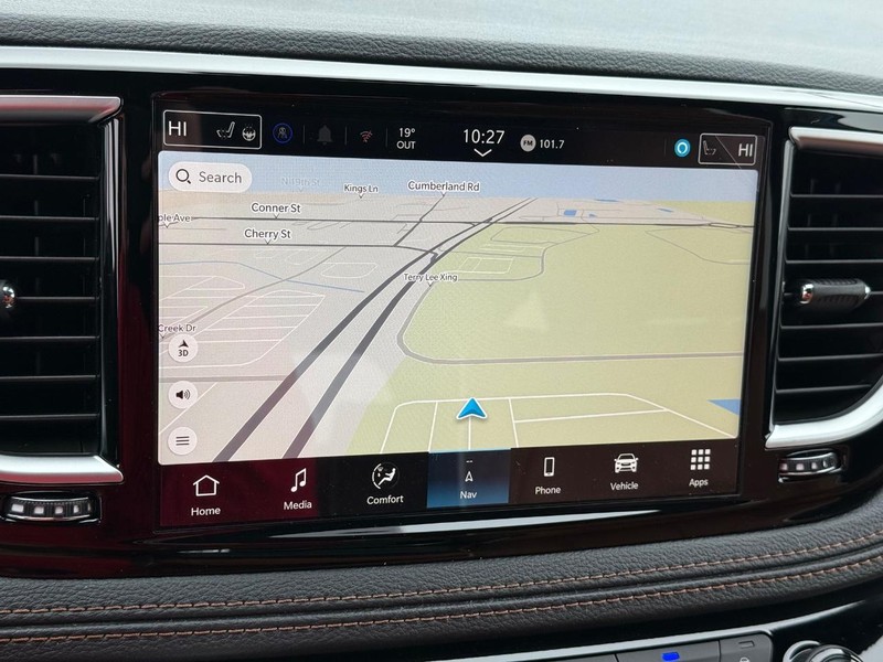 Chrysler Pacifica Vehicle Full-screen Gallery Image 26