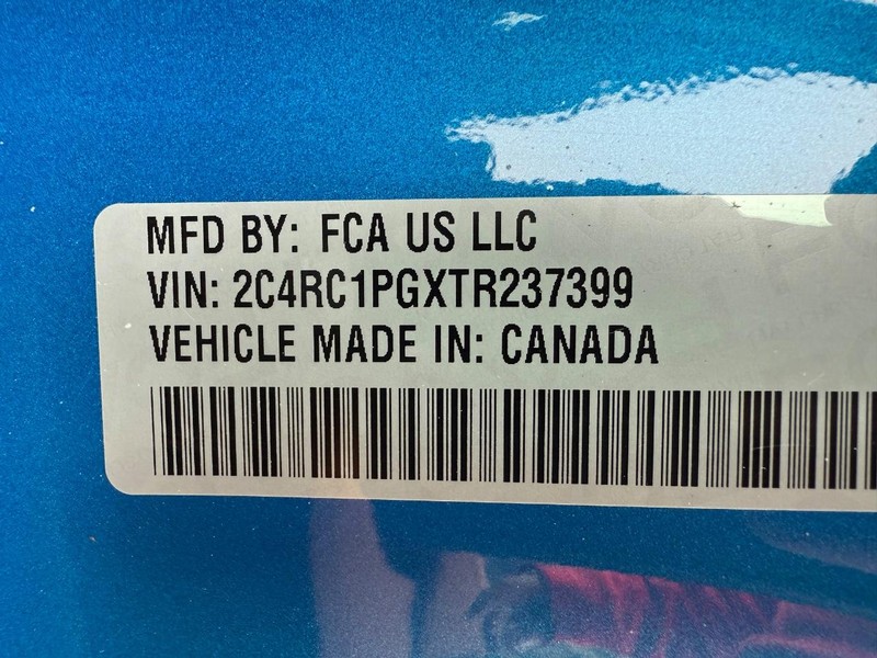 Chrysler Pacifica Vehicle Full-screen Gallery Image 34