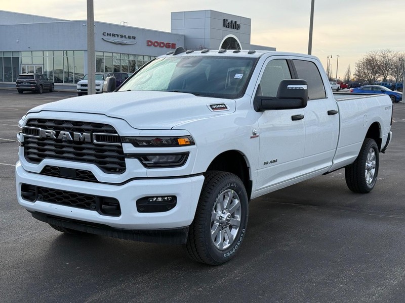 Ram 3500 Vehicle Full-screen Gallery Image 8